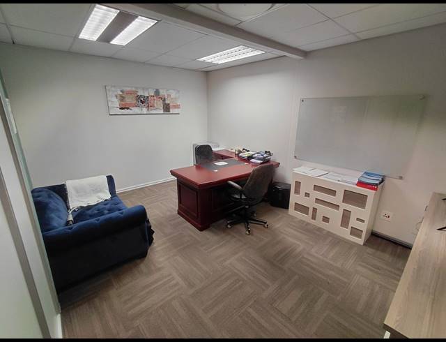 229M² OFFICE TO LET IN MAGALIESSIG